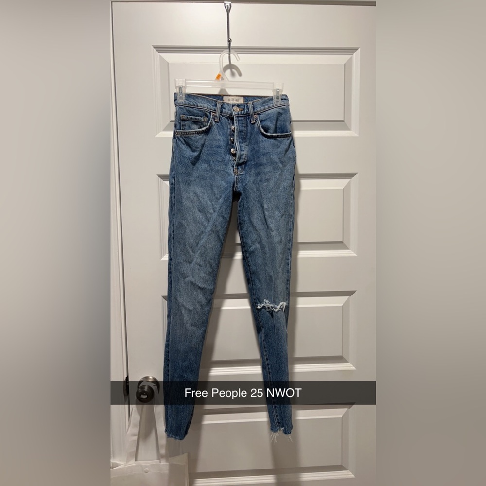 Free People straight leg jeans. NWOT. size 25.